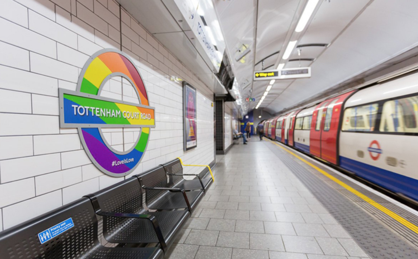 A Londra l’ideologia viaggia sul primo treno LGBT, con equipaggio “gender fluid” 1